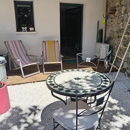 Studio En Rez De Jardin Collobrières الغرفة الصورة