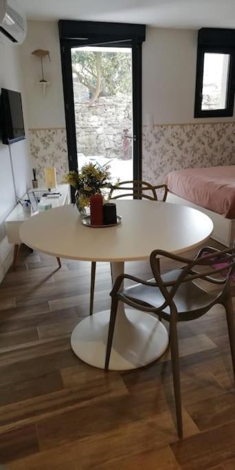 Studio En Rez De Jardin Collobrières المظهر الخارجي الصورة