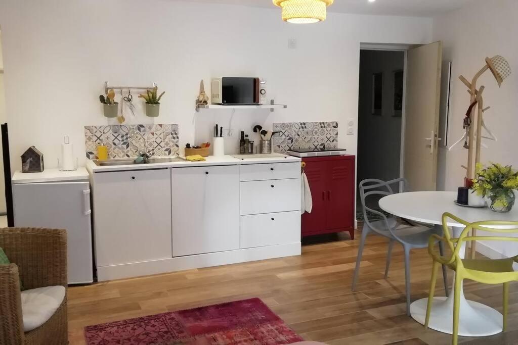 Studio En Rez De Jardin Collobrières المظهر الخارجي الصورة