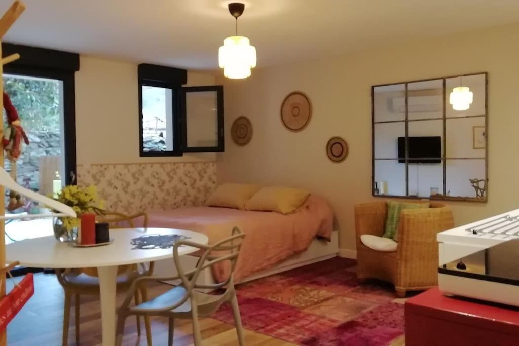 Studio En Rez De Jardin Collobrières المظهر الخارجي الصورة