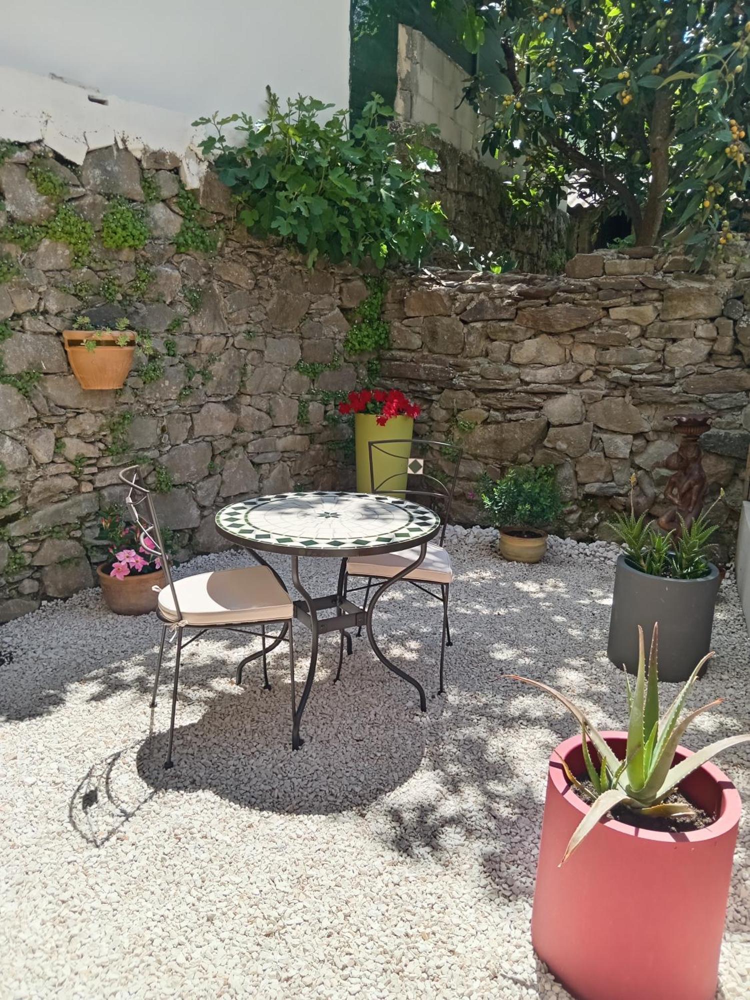 Studio En Rez De Jardin Collobrières الغرفة الصورة